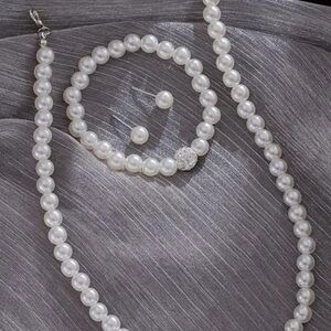 Elegant White Pearl Jewelry Set